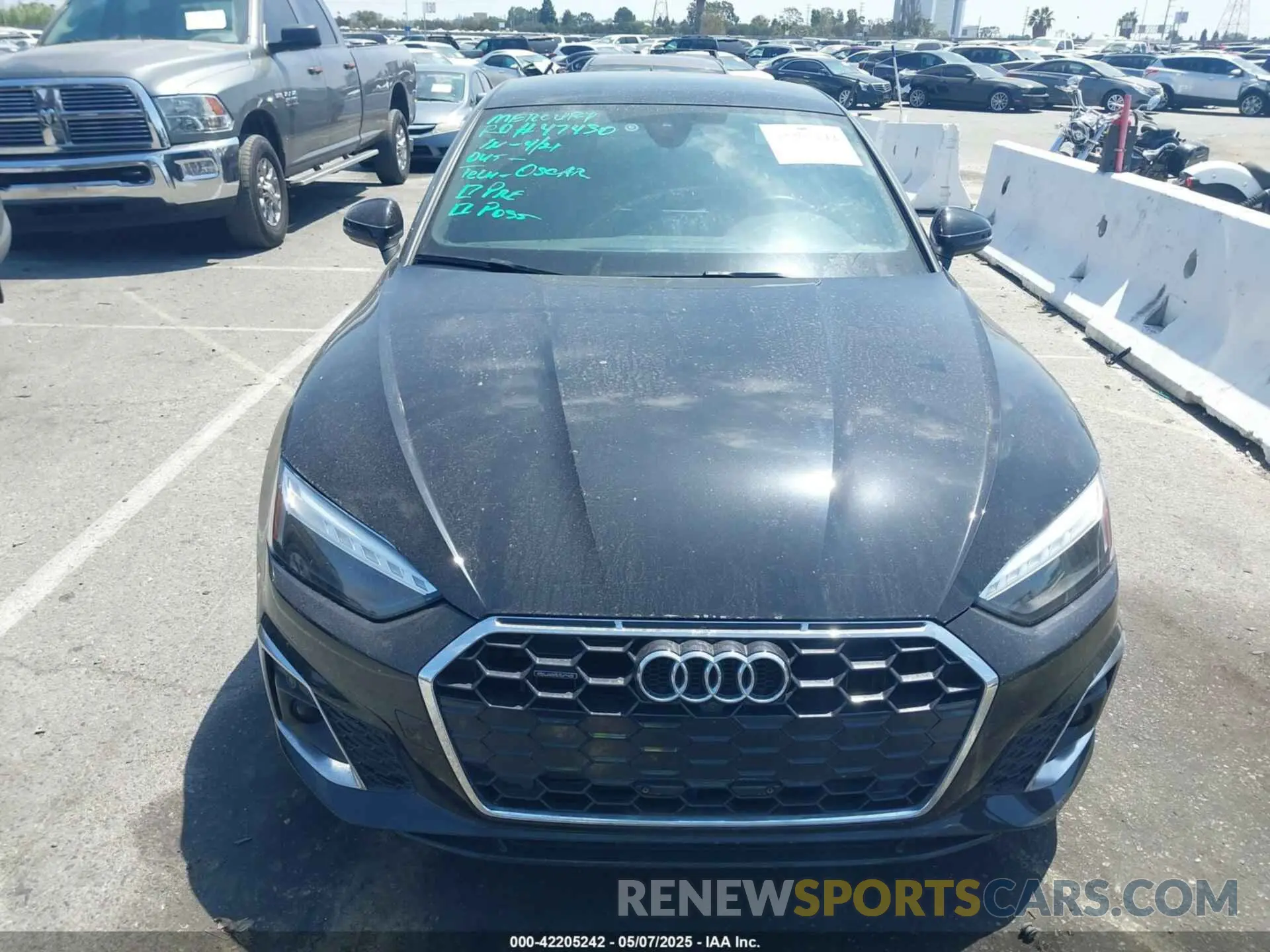 12 fotografías del automóvil dañado WAUTAAF51NA014569 AUDI A5 2022