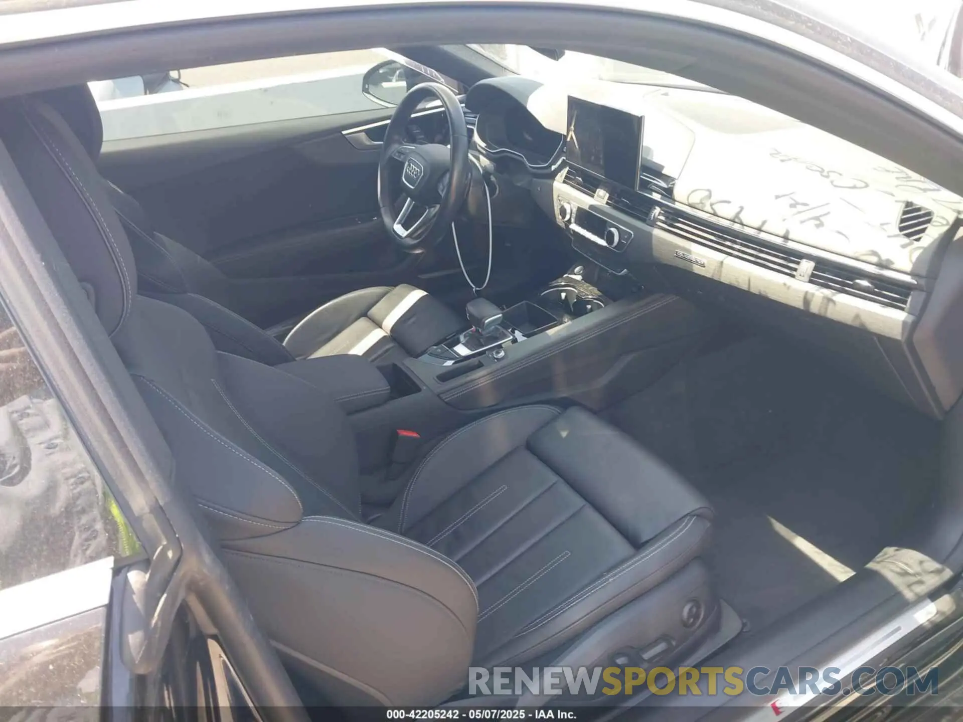 5 fotografías del automóvil dañado WAUTAAF51NA014569 AUDI A5 2022