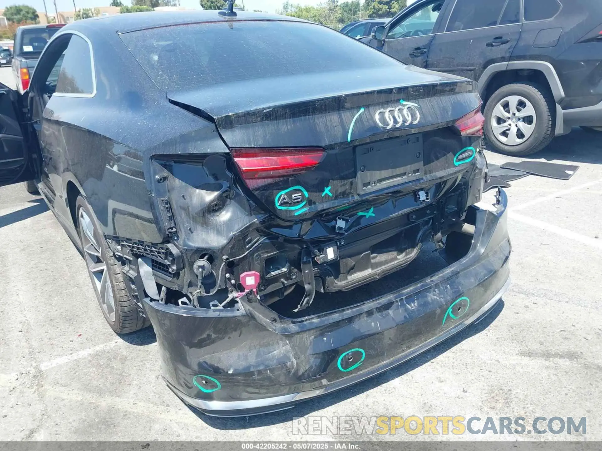 6 fotografías del automóvil dañado WAUTAAF51NA014569 AUDI A5 2022