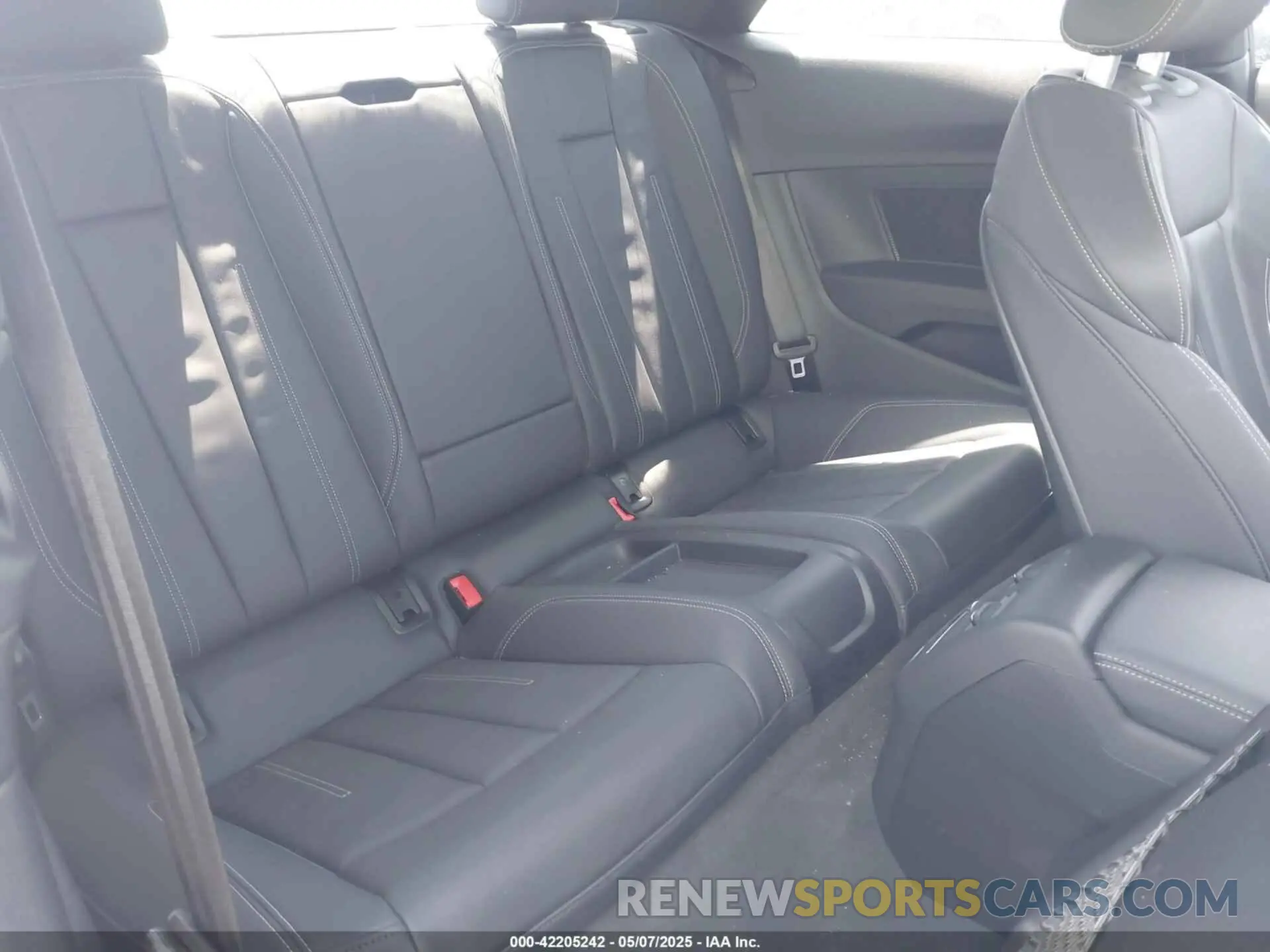 8 fotografías del automóvil dañado WAUTAAF51NA014569 AUDI A5 2022