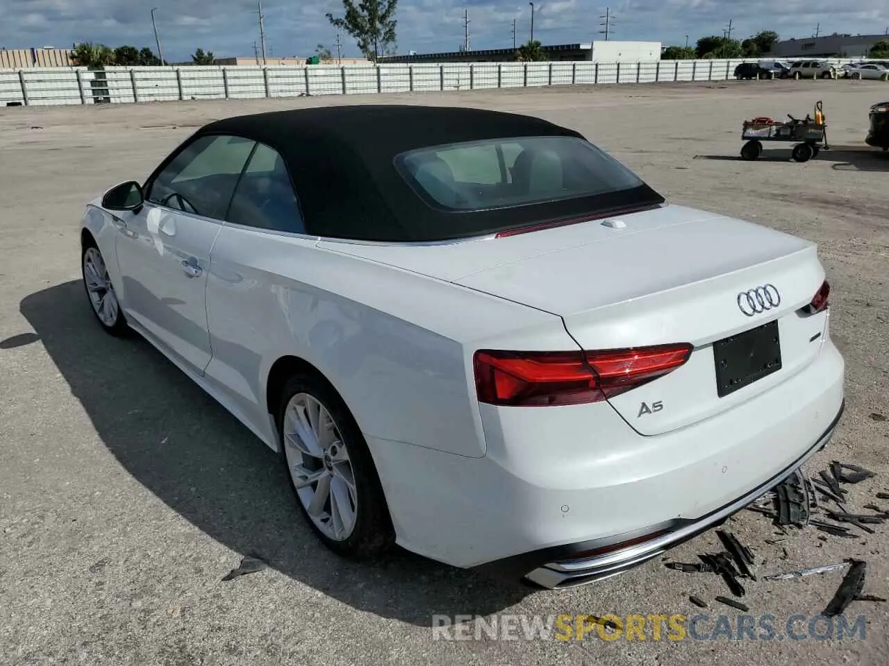 3 fotografías del automóvil dañado WAUWAGF51NN002186 AUDI A5 2022