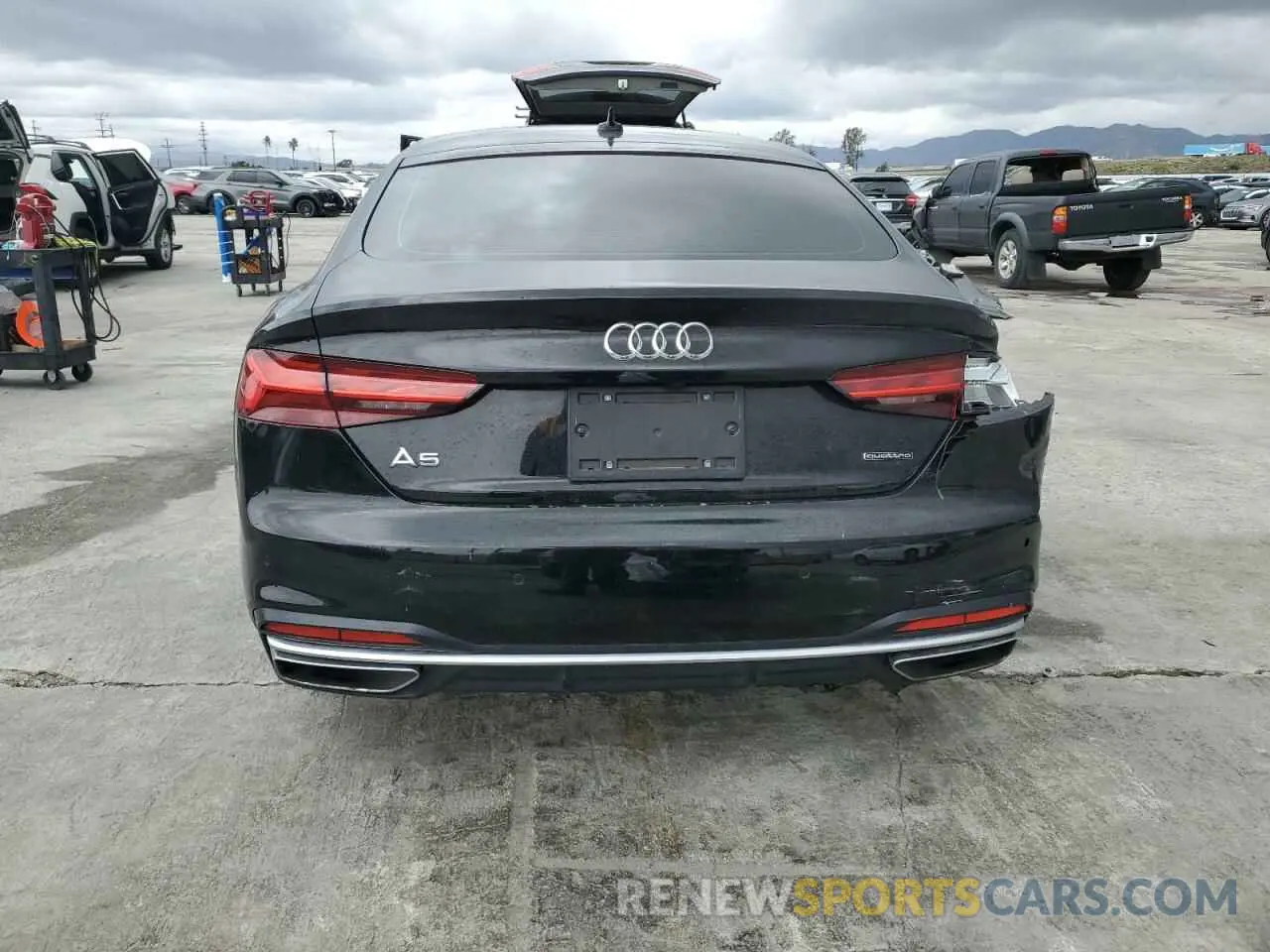 6 fotografías del automóvil dañado WAUABCF50PA026120 AUDI A5 2023