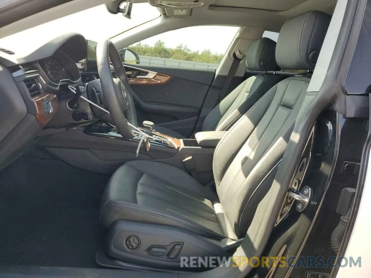 7 fotografías del automóvil dañado WAUABCF57PA022193 AUDI A5 2023