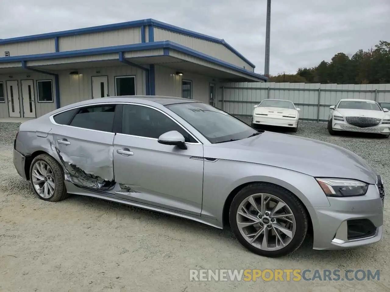 4 fotografías del automóvil dañado WAUCBCF55PA048526 AUDI A5 2023
