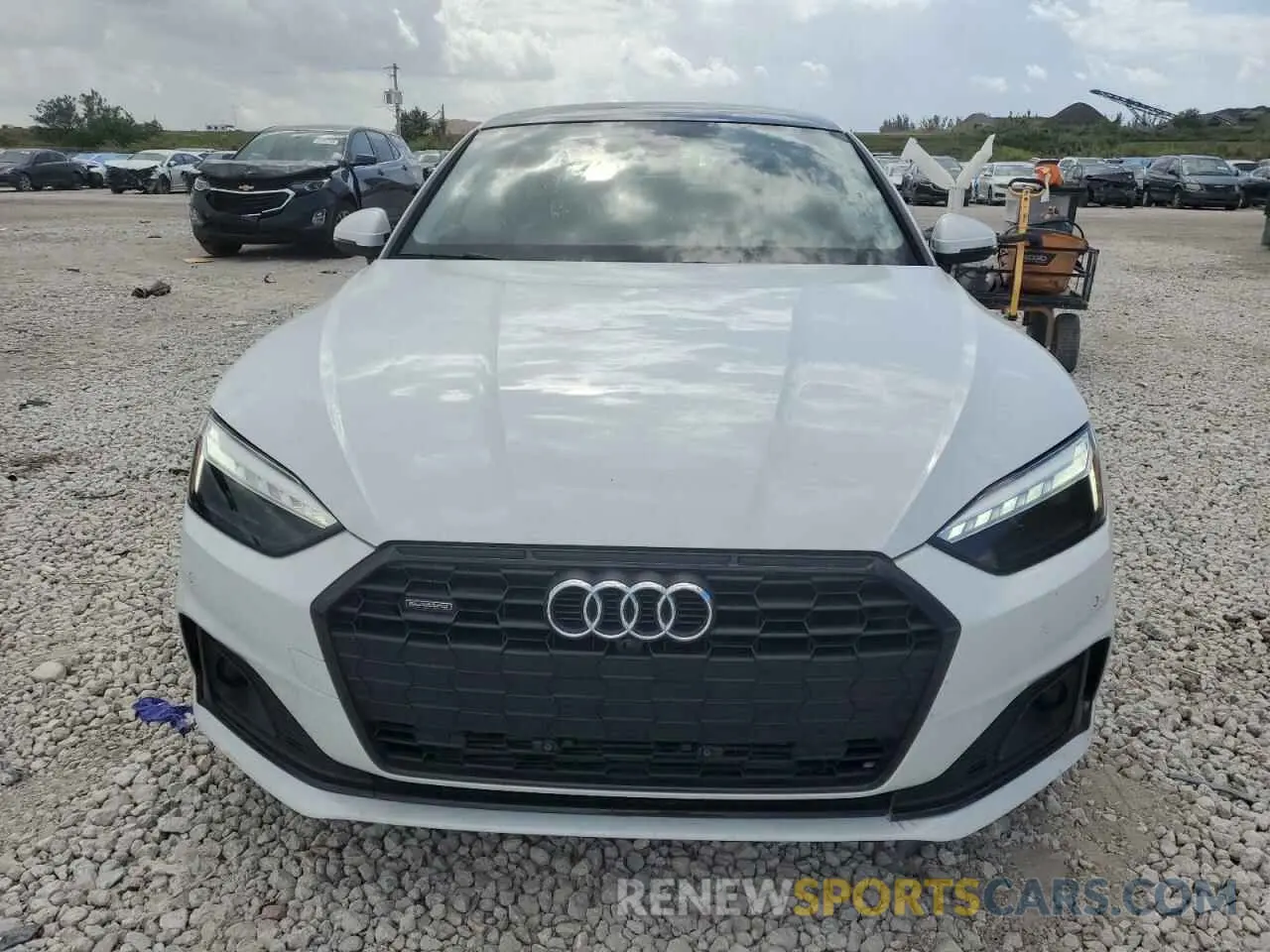 5 fotografías del automóvil dañado WAUCBCF58PA041599 AUDI A5 2023