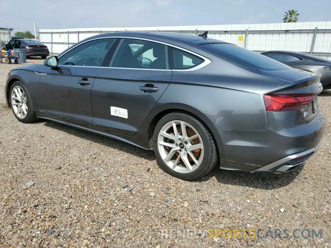 2 fotografías del automóvil dañado WAUDACF54PA015797 AUDI A5 2023