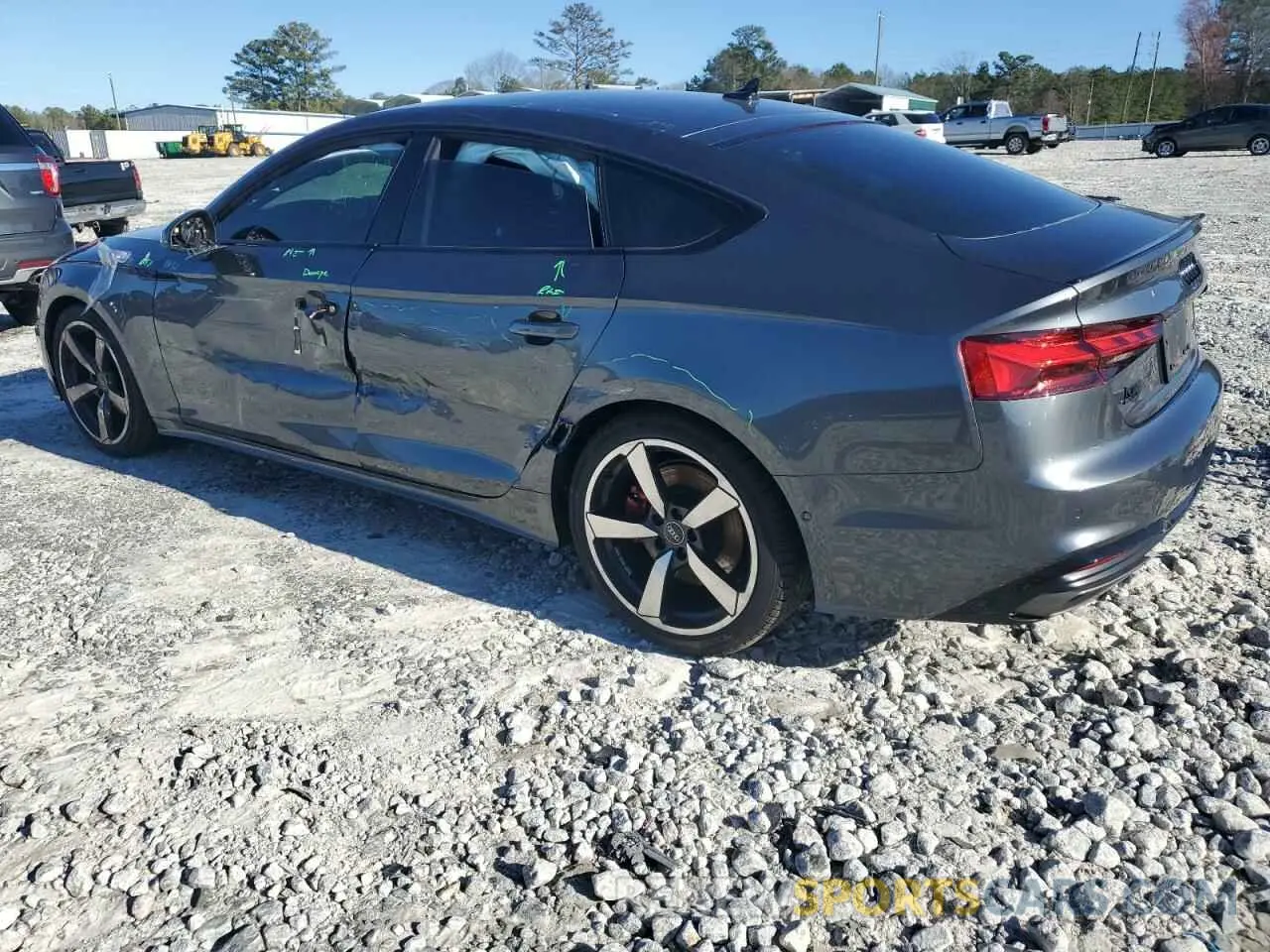 2 fotografías del automóvil dañado WAUEACF58PA052260 AUDI A5 2023