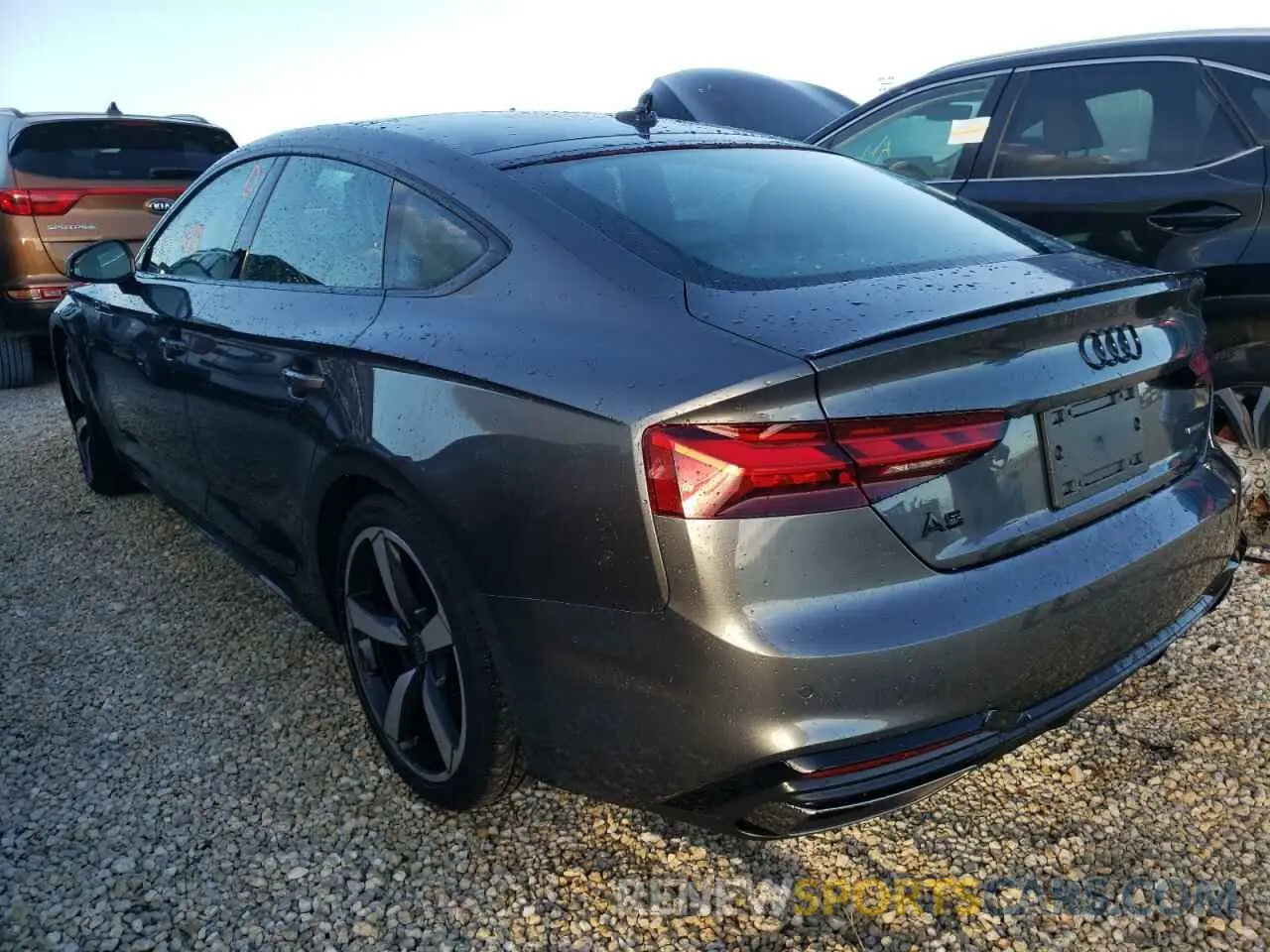3 fotografías del automóvil dañado WAUFACF50PA007009 AUDI A5 2023