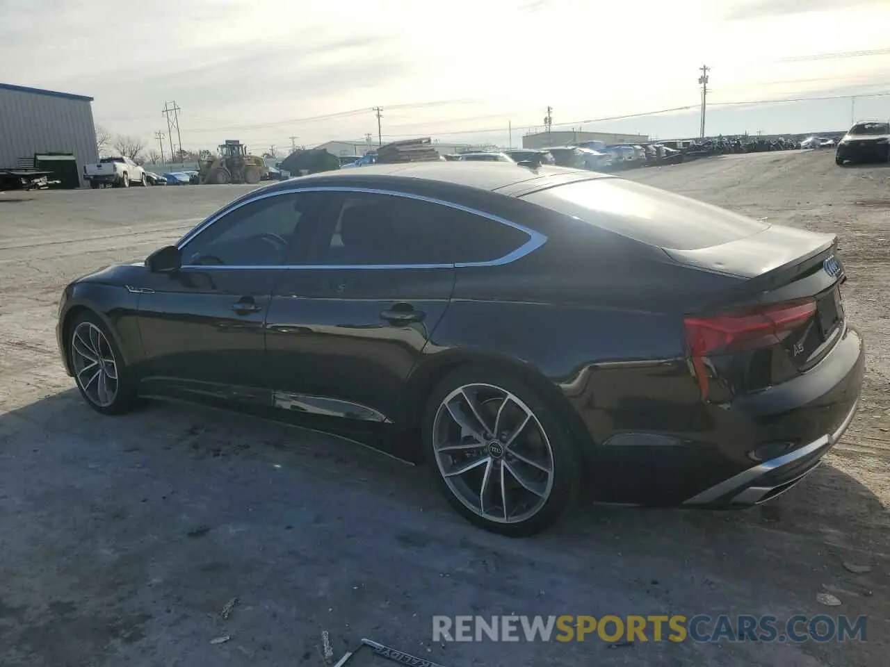 2 fotografías del automóvil dañado WAUFACF50PA032086 AUDI A5 2023