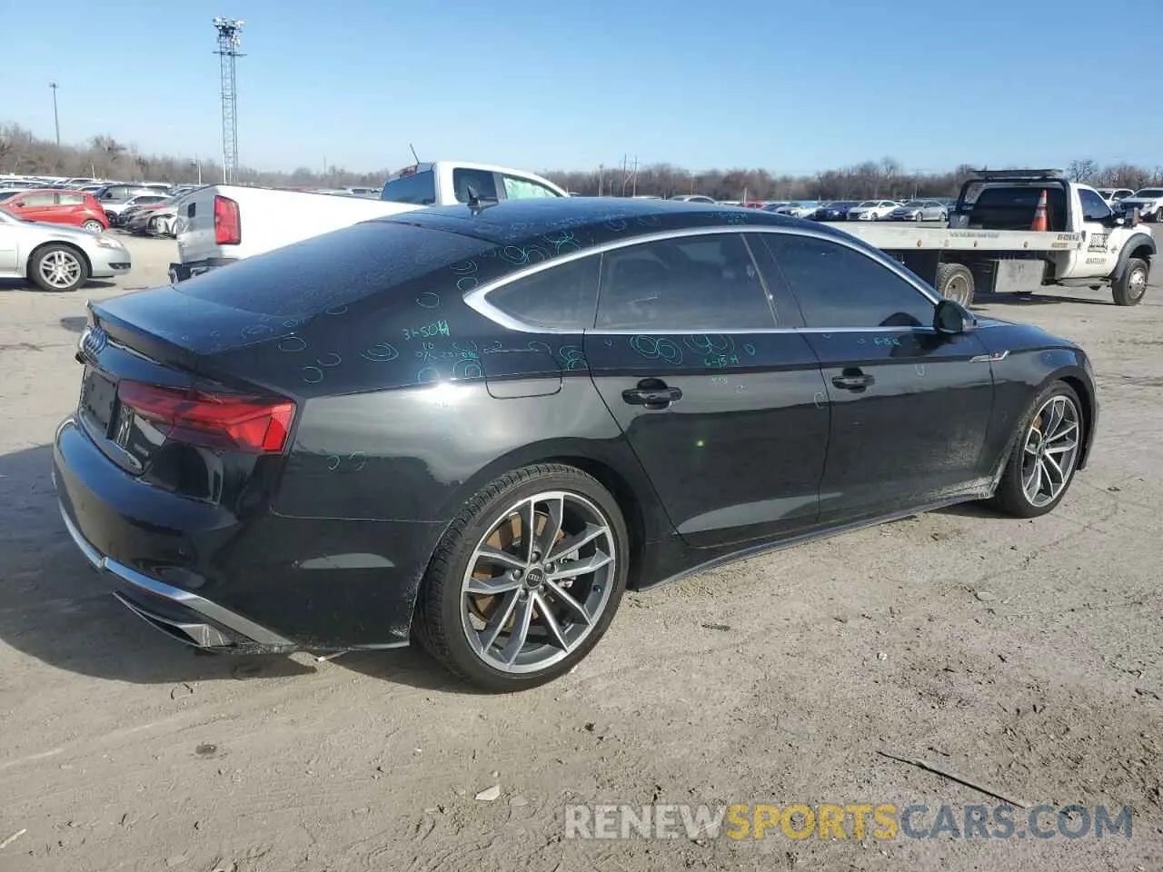 3 fotografías del automóvil dañado WAUFACF50PA032086 AUDI A5 2023