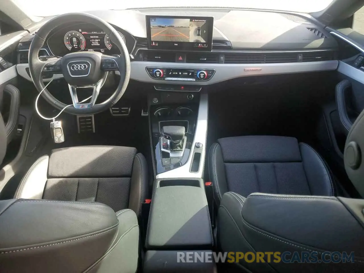 8 fotografías del automóvil dañado WAUFACF50PA032086 AUDI A5 2023