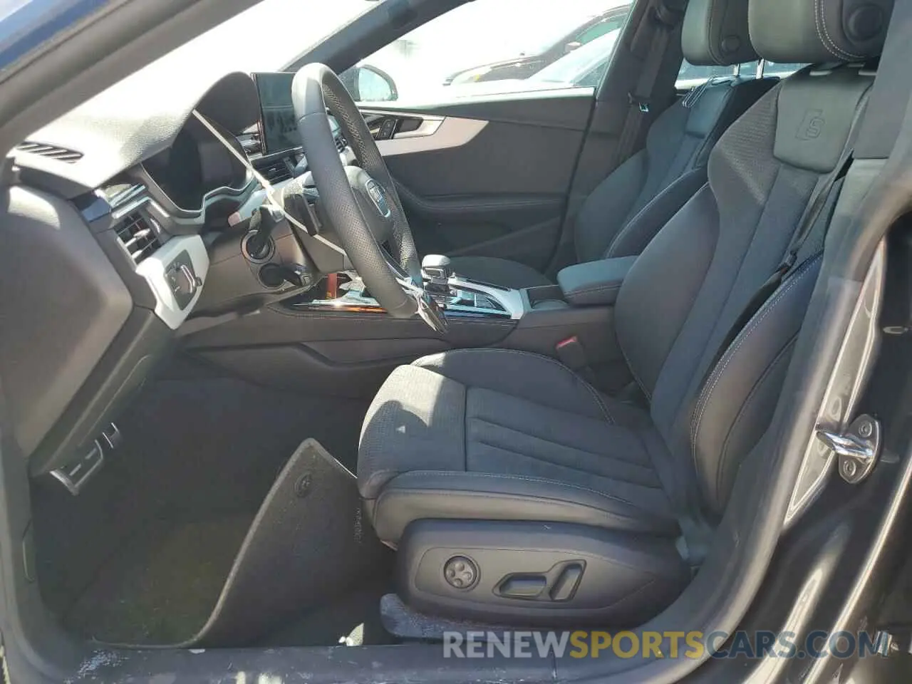 7 fotografías del automóvil dañado WAUFACF54PA044080 AUDI A5 2023