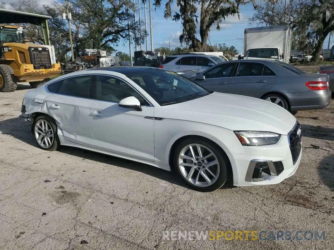 4 fotografías del automóvil dañado WAUFACF54PA049943 AUDI A5 2023