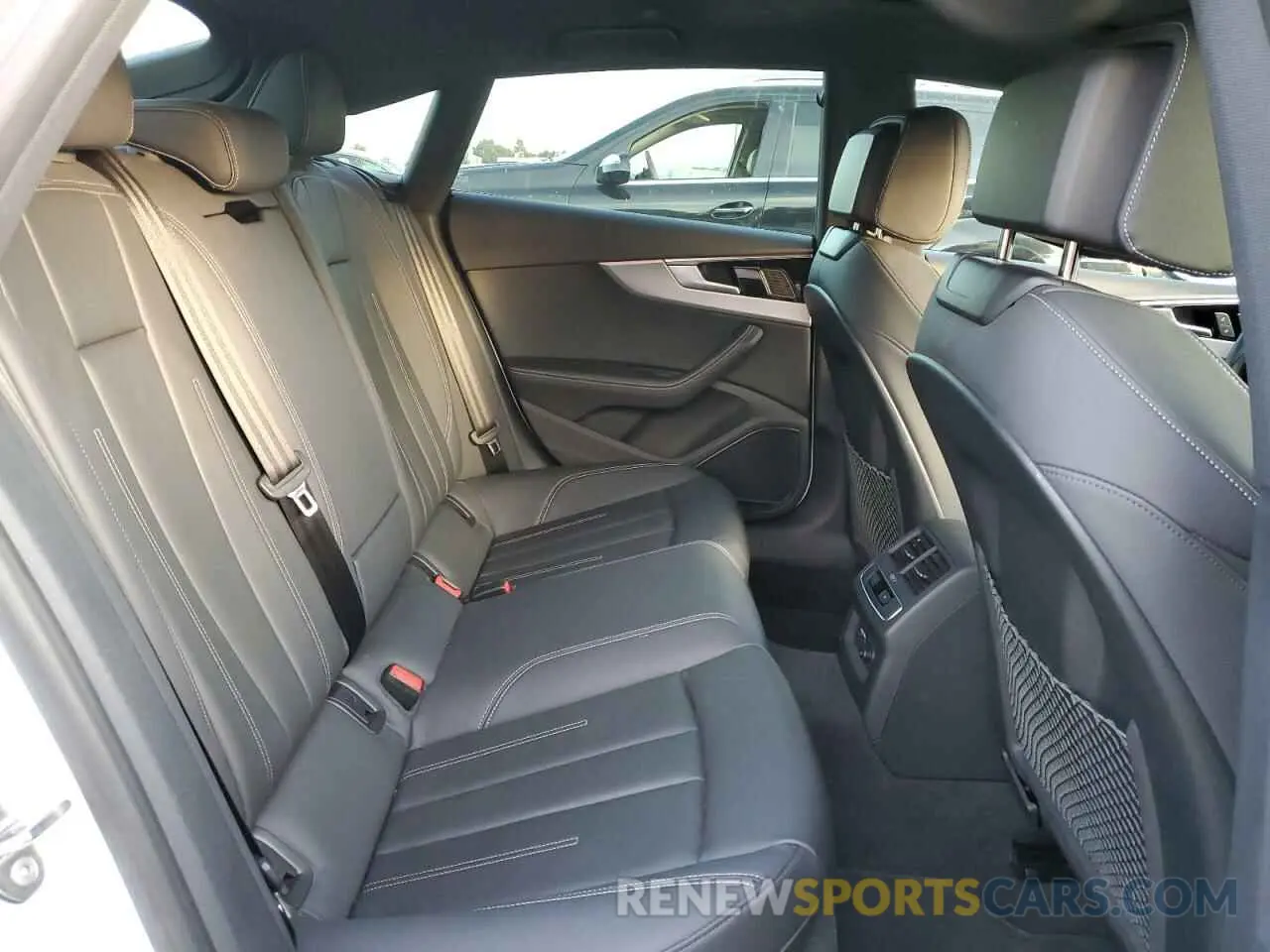 10 fotografías del automóvil dañado WAUFACF55PA008074 AUDI A5 2023