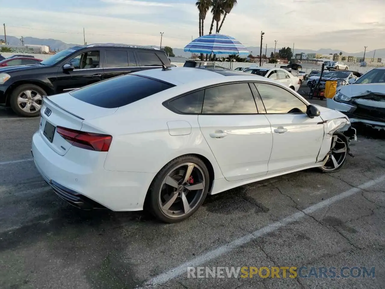 3 fotografías del automóvil dañado WAUFACF55PA008074 AUDI A5 2023