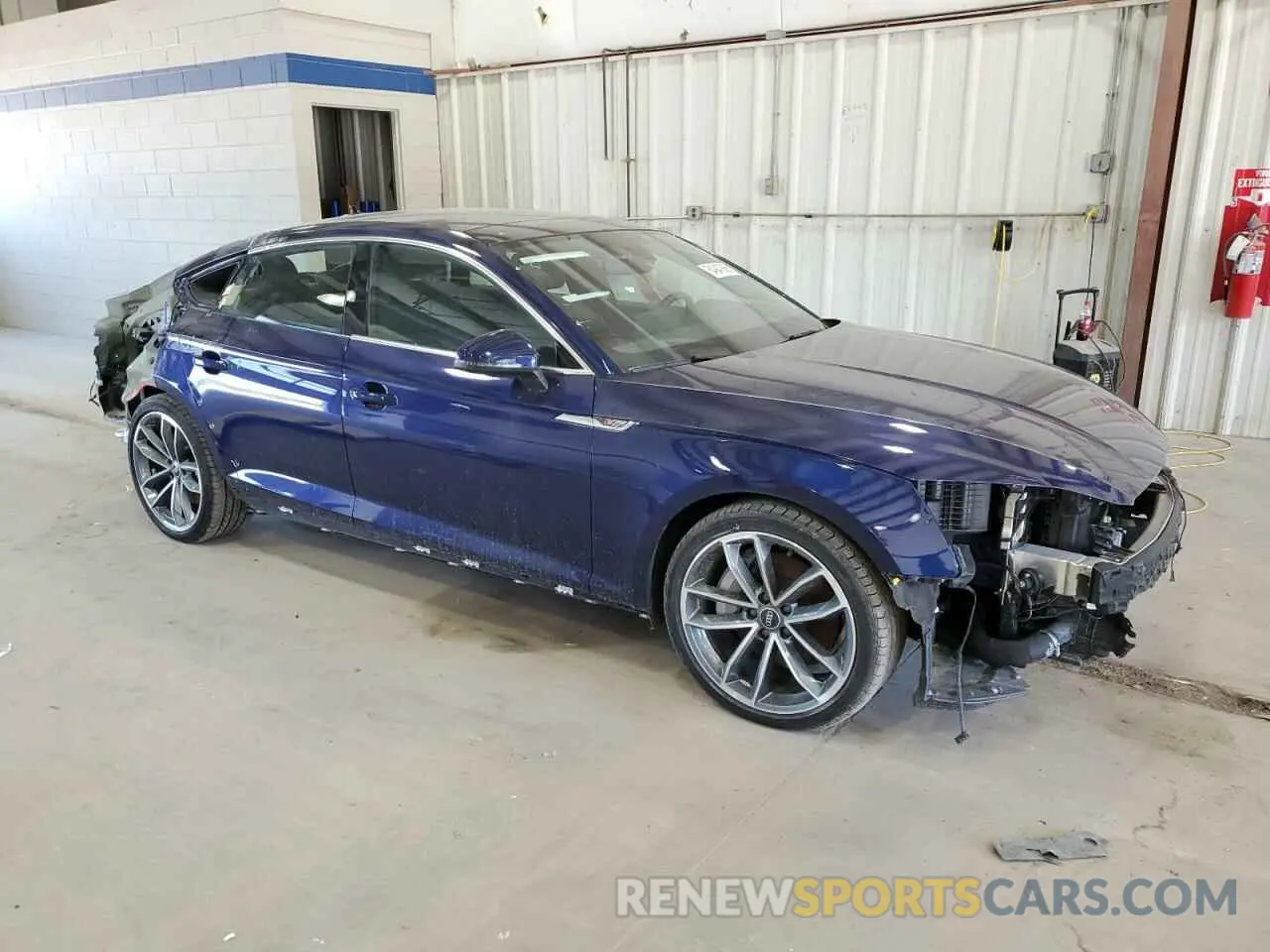 4 fotografías del automóvil dañado WAUFACF58PA029856 AUDI A5 2023