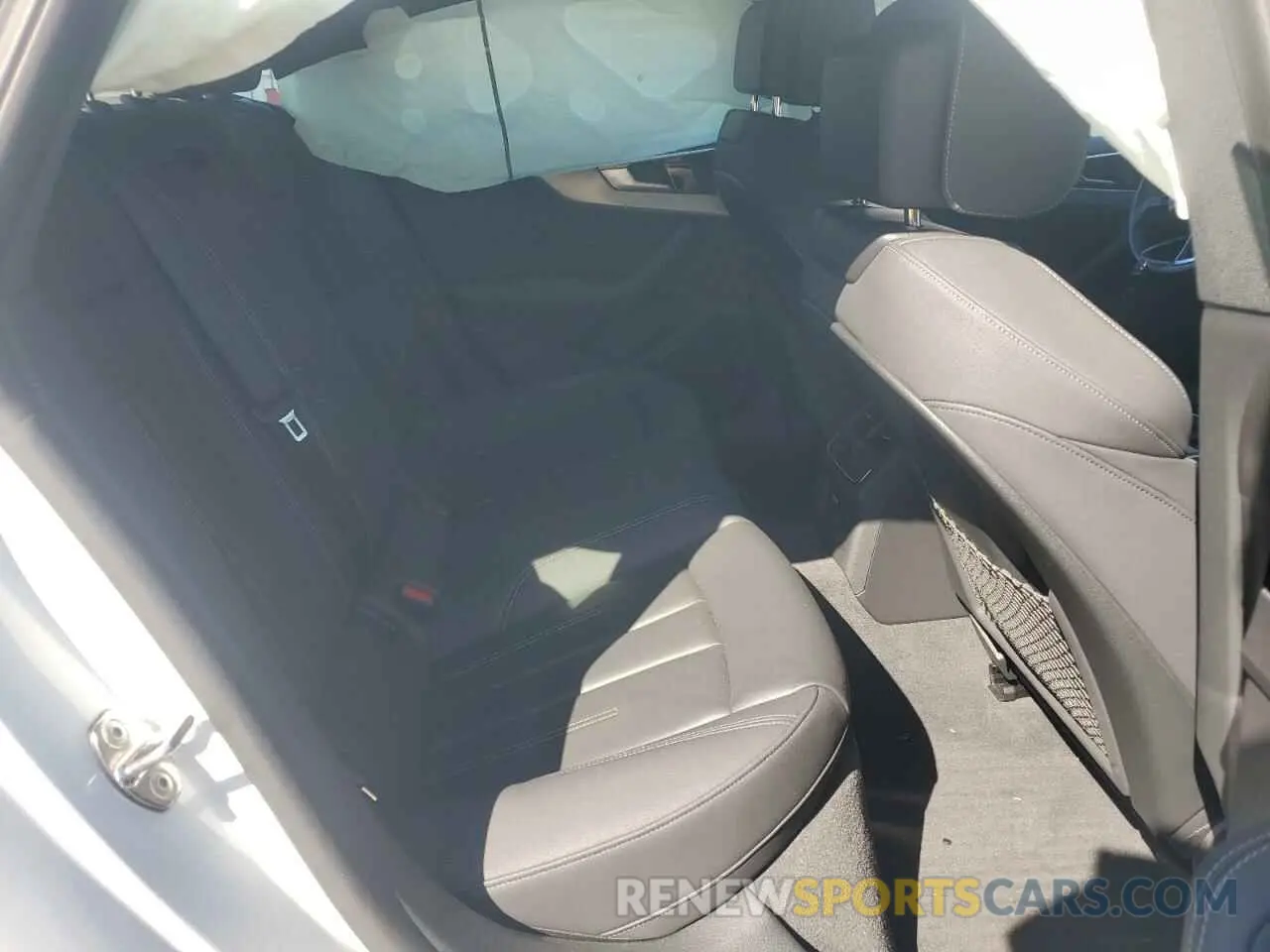 11 fotografías del automóvil dañado WAUFACF59PA063160 AUDI A5 2023