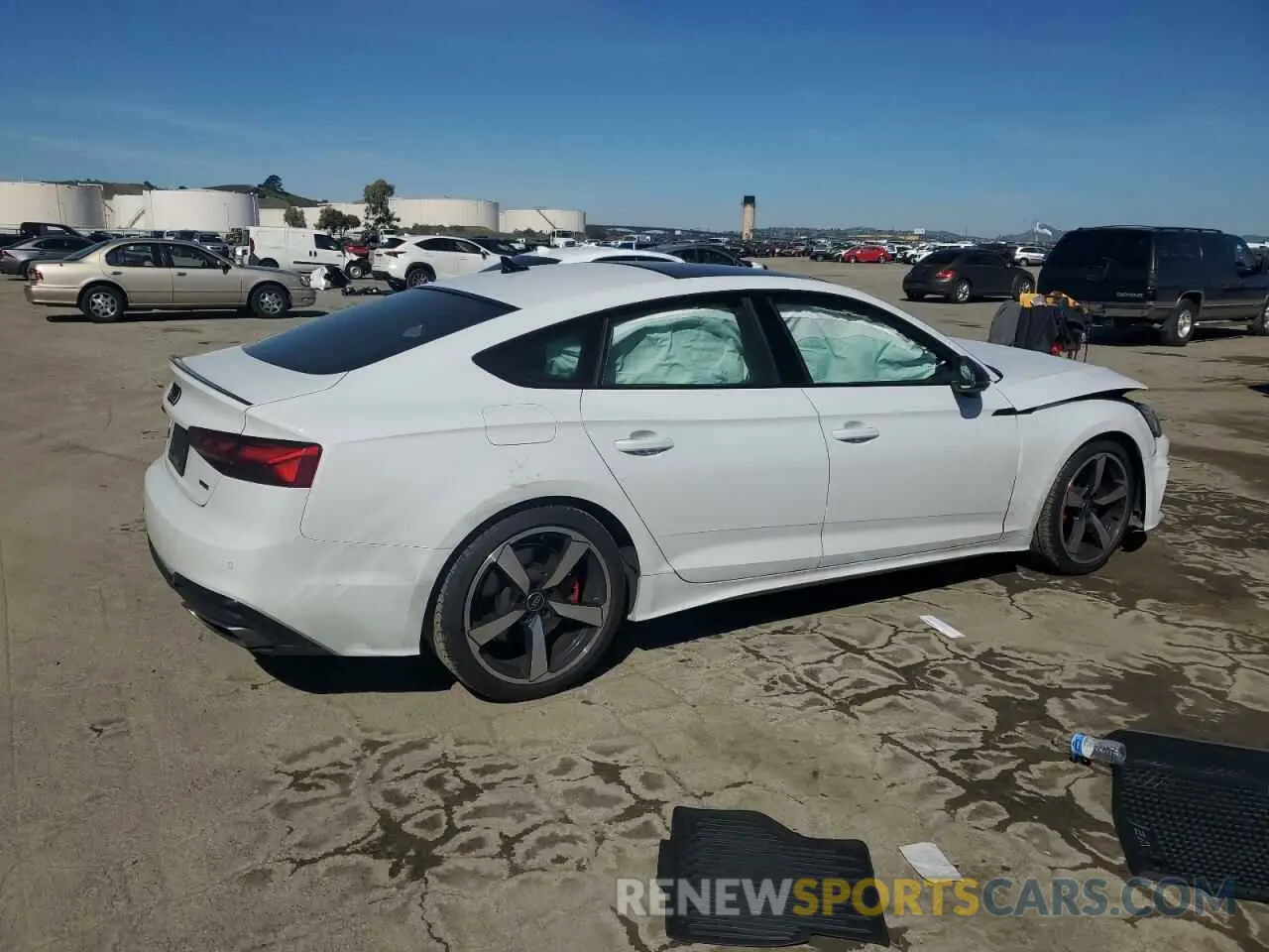 3 fotografías del automóvil dañado WAUFACF59PA063160 AUDI A5 2023