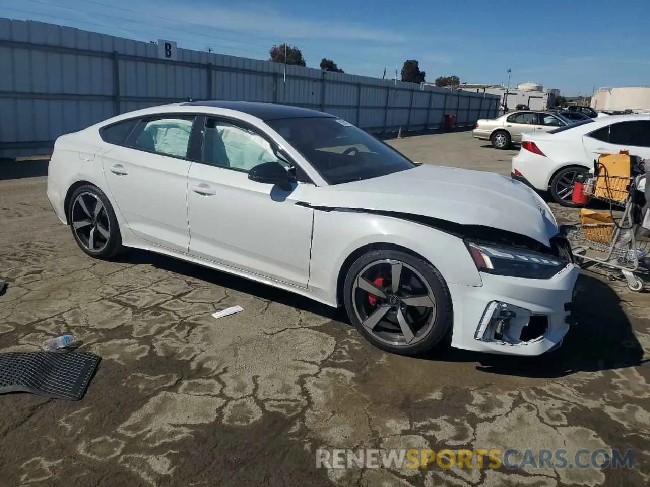 4 fotografías del automóvil dañado WAUFACF59PA063160 AUDI A5 2023