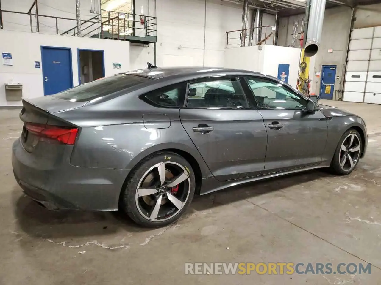 3 fotografías del automóvil dañado WAUFACF5XPA007891 AUDI A5 2023