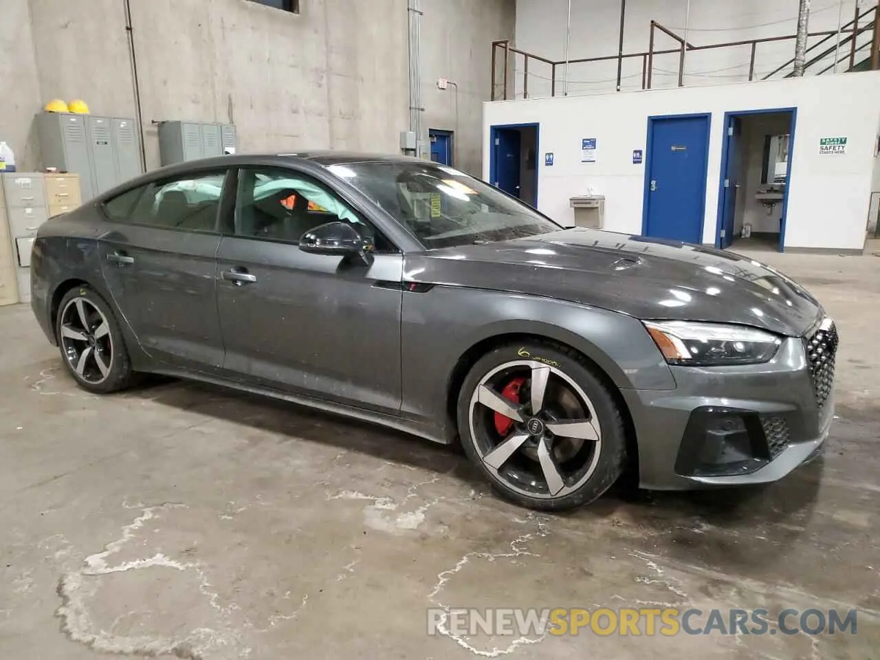 4 fotografías del automóvil dañado WAUFACF5XPA007891 AUDI A5 2023