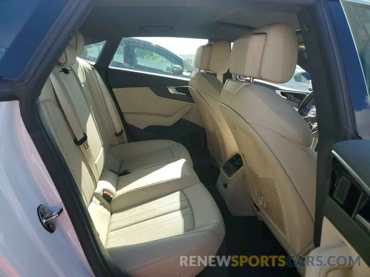 10 fotografías del automóvil dañado WAUFACF5XPA040132 AUDI A5 2023