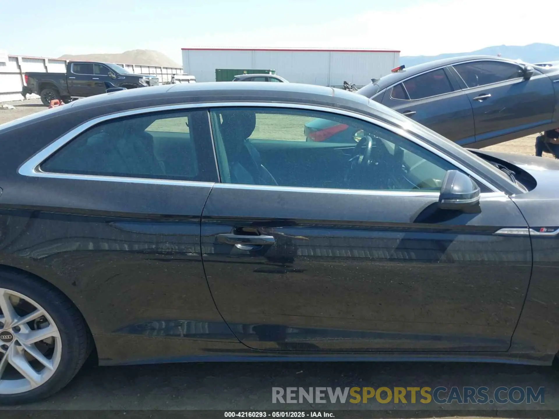 14 fotografías del automóvil dañado WAUSAAF51PA011430 AUDI A5 2023