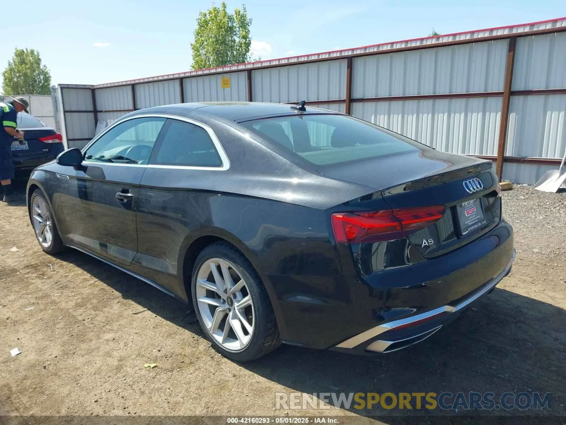3 fotografías del automóvil dañado WAUSAAF51PA011430 AUDI A5 2023