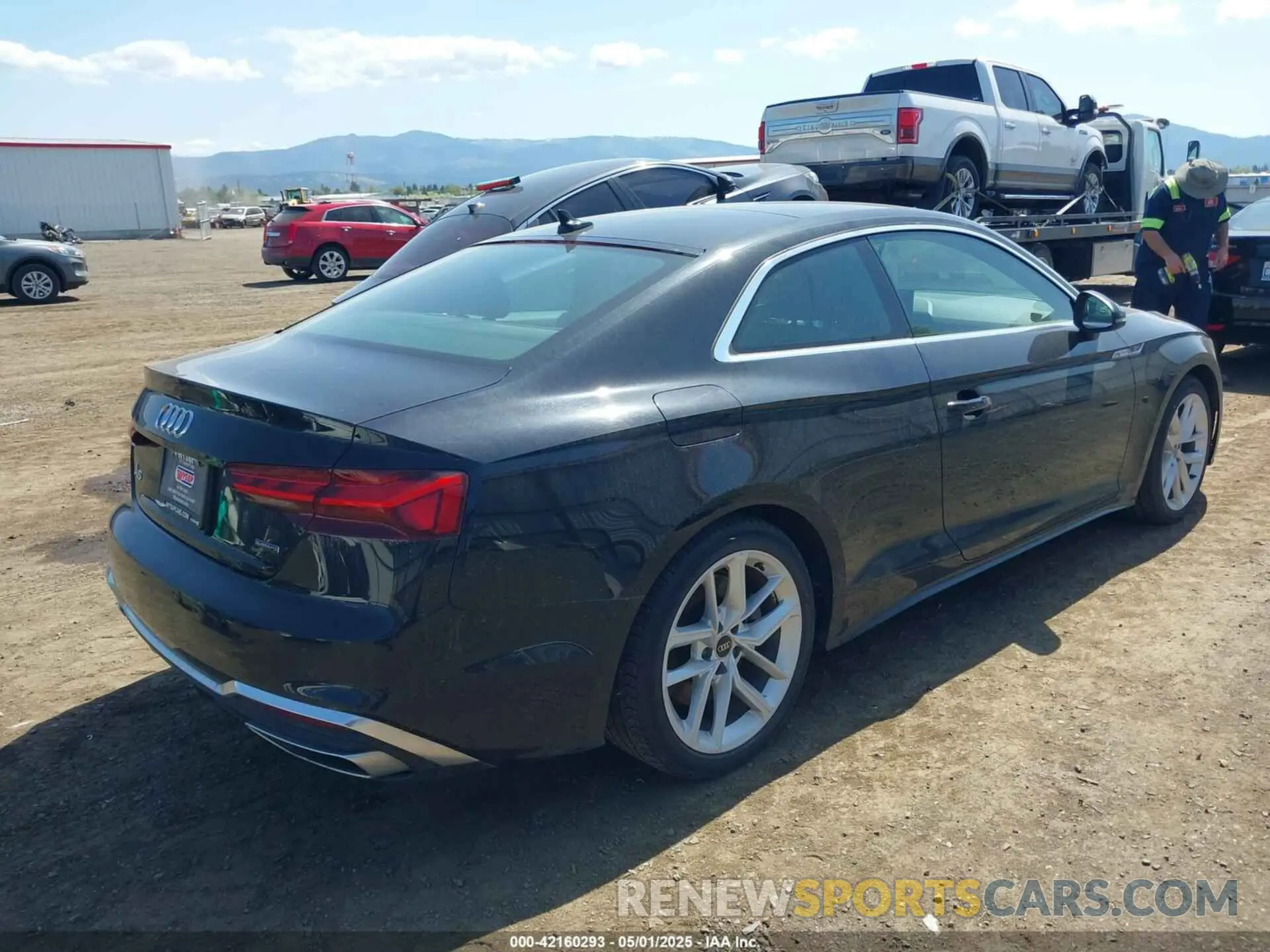4 fotografías del automóvil dañado WAUSAAF51PA011430 AUDI A5 2023