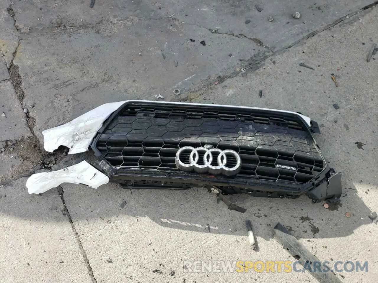 12 fotografías del automóvil dañado WAUCBCF52RA071586 AUDI A5 2024