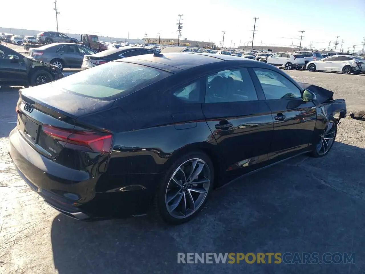 3 fotografías del automóvil dañado WAUDACF50RA092458 AUDI A5 2024