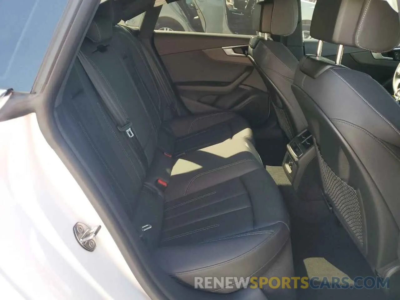 10 fotografías del automóvil dañado WAUDACF51RA014240 AUDI A5 2024
