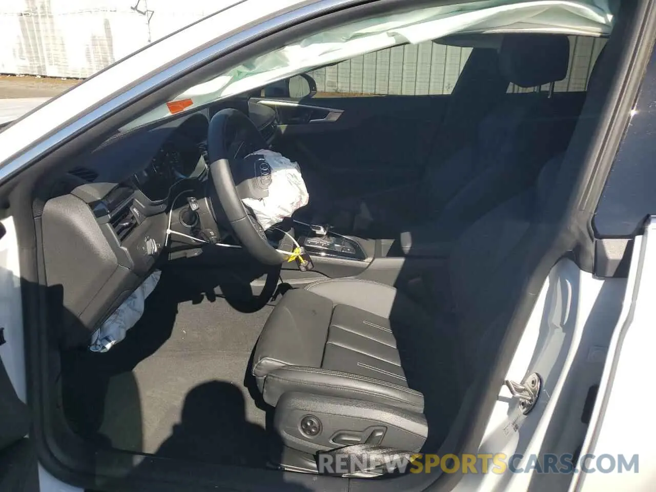 7 fotografías del automóvil dañado WAUDACF51RA014240 AUDI A5 2024