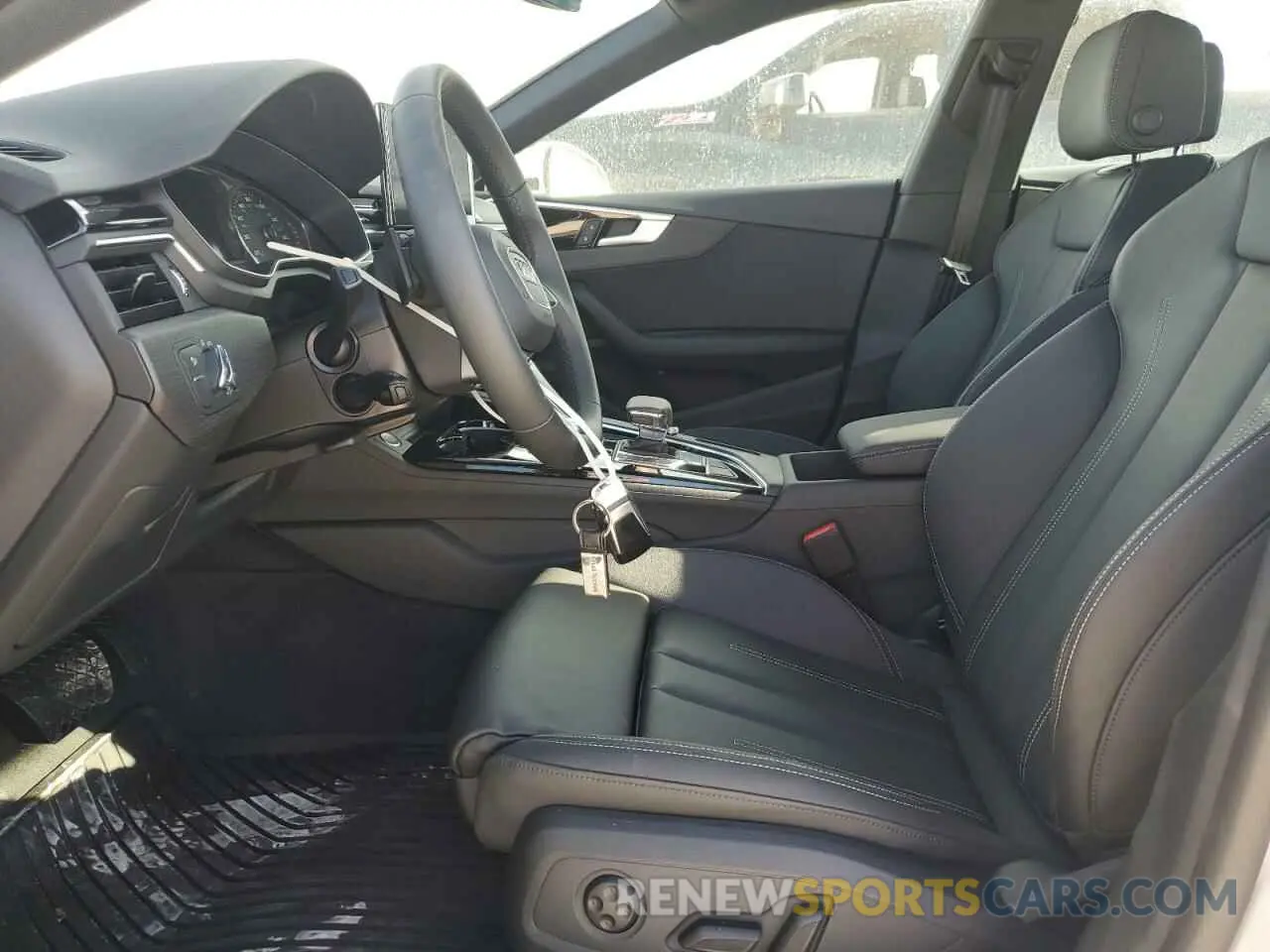 7 fotografías del automóvil dañado WAUDACF54RA058538 AUDI A5 2024