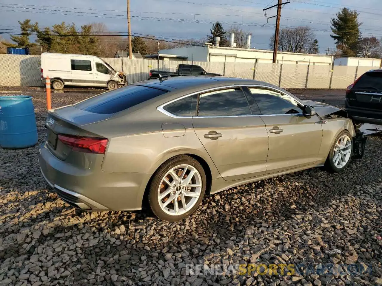 3 fotografías del automóvil dañado WAUDACF57RA048442 AUDI A5 2024