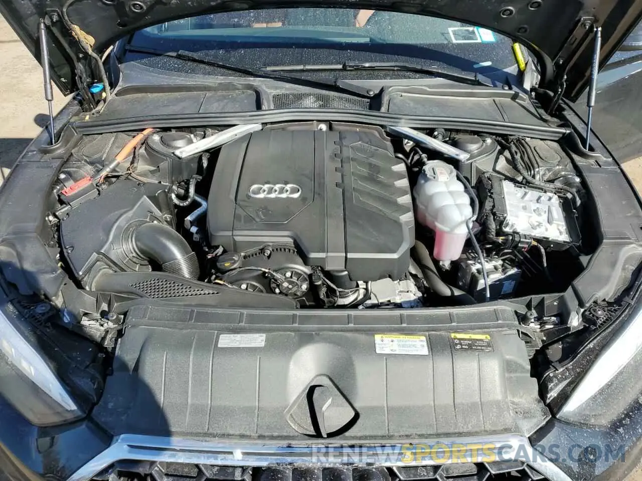 11 fotografías del automóvil dañado WAUDACF57RA112608 AUDI A5 2024
