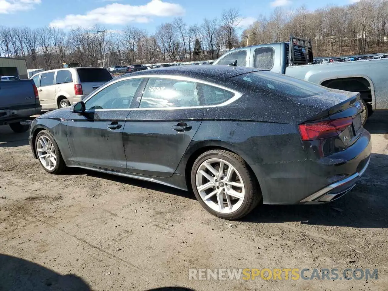 2 fotografías del automóvil dañado WAUDACF57RA112608 AUDI A5 2024