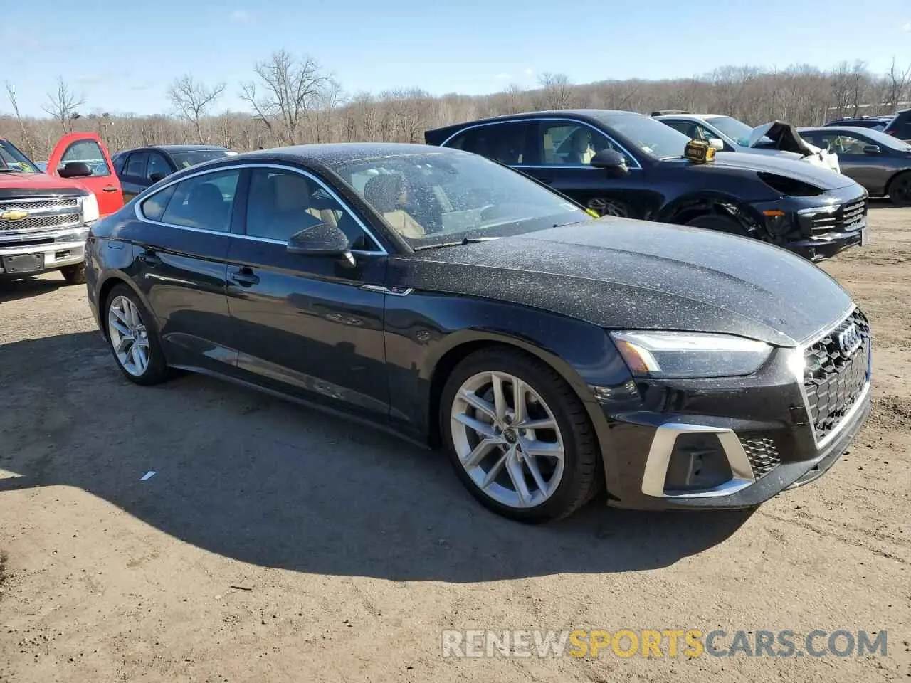 4 fotografías del automóvil dañado WAUDACF57RA112608 AUDI A5 2024