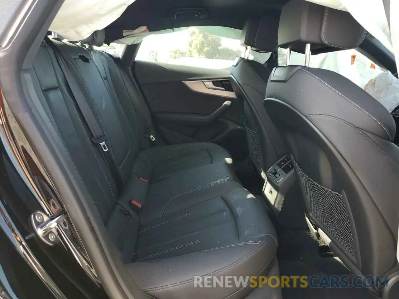 10 fotografías del automóvil dañado WAUDACF58RA084690 AUDI A5 2024