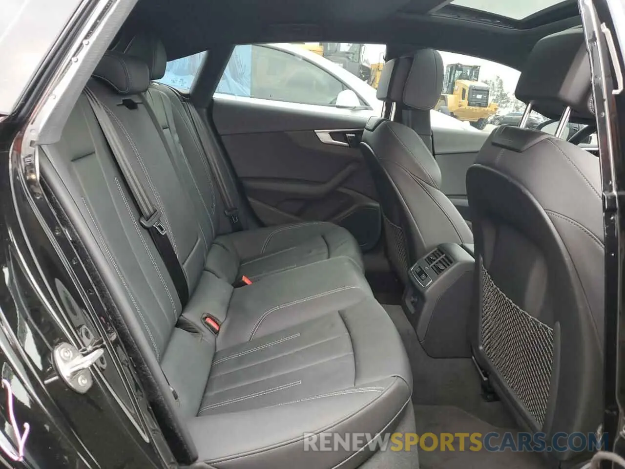 10 fotografías del automóvil dañado WAUDACF58RA109443 AUDI A5 2024