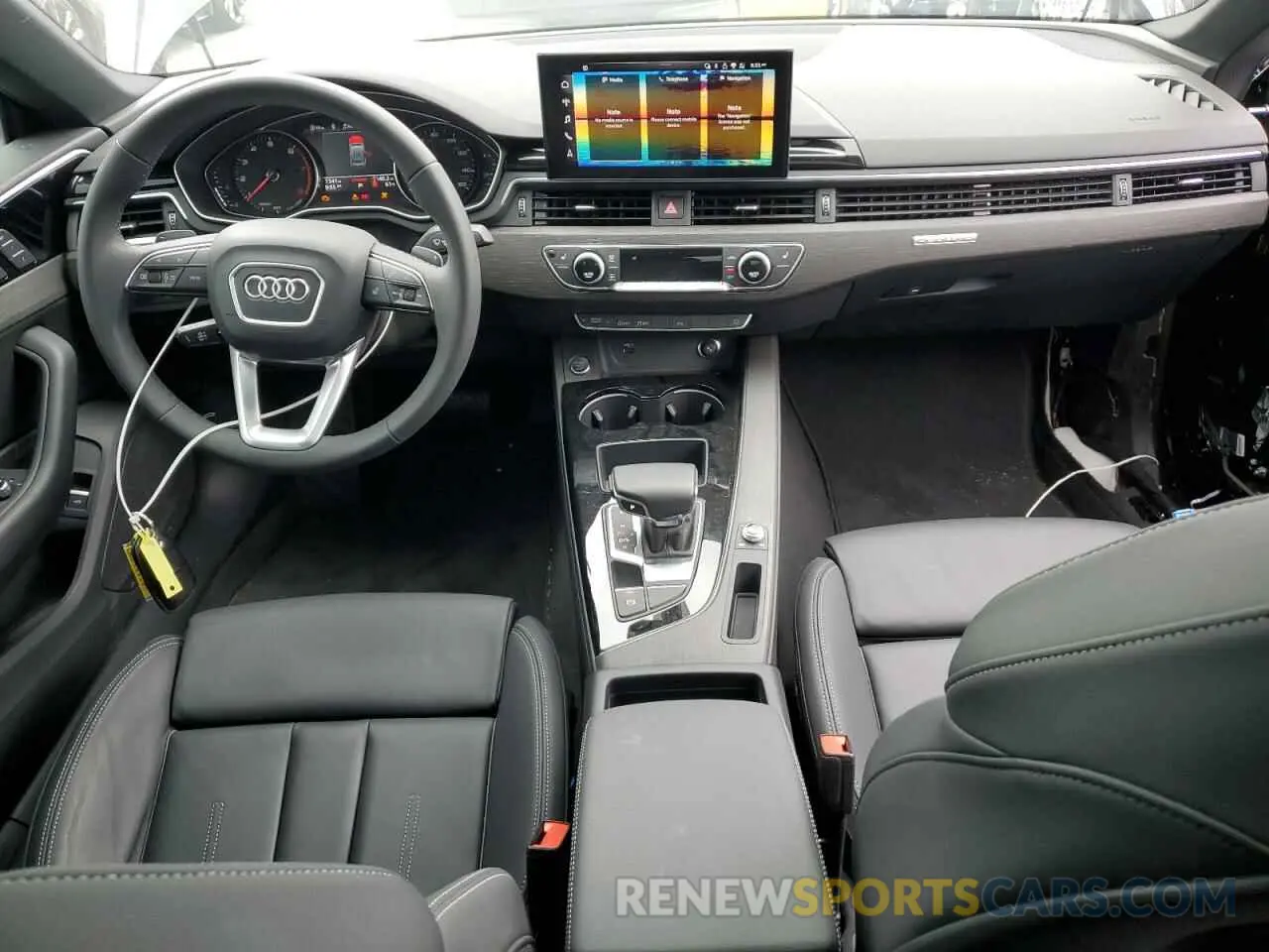 8 fotografías del automóvil dañado WAUDACF58RA109443 AUDI A5 2024
