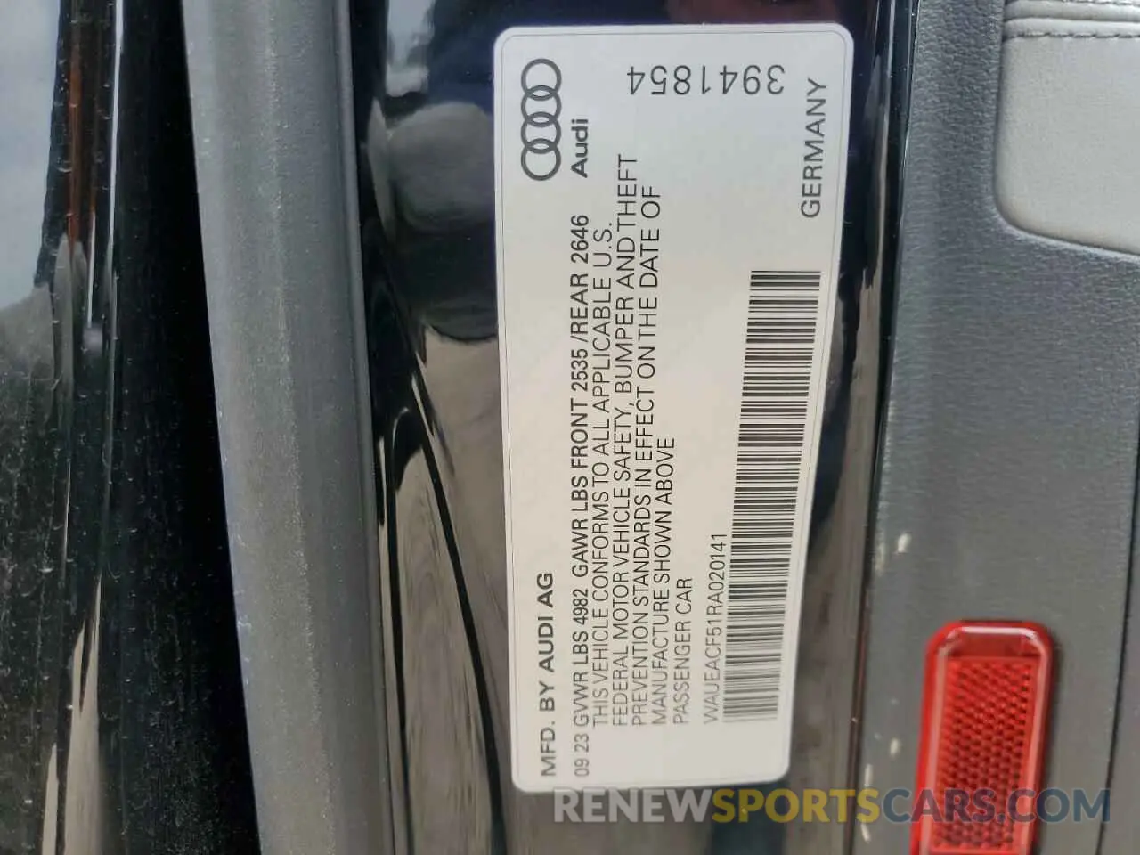 15 fotografías del automóvil dañado WAUEACF51RA020141 AUDI A5 2024