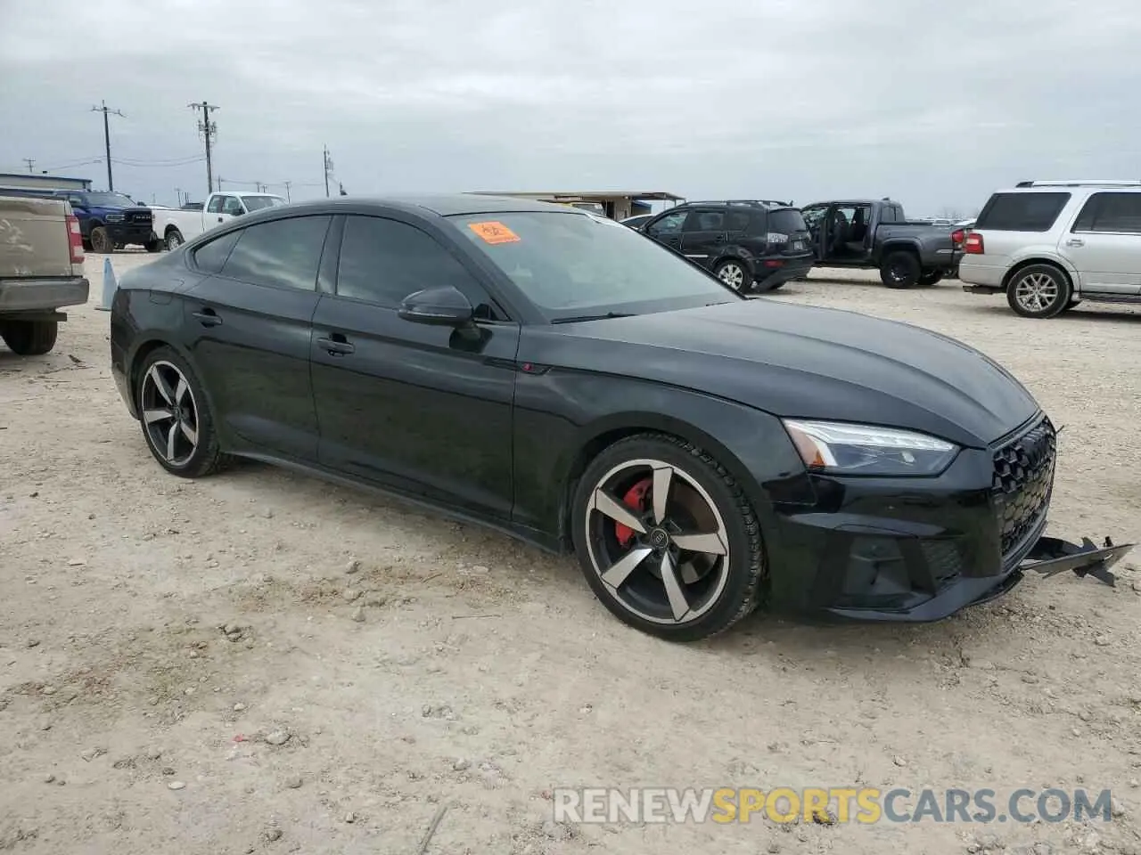 4 fotografías del automóvil dañado WAUEACF51RA020141 AUDI A5 2024