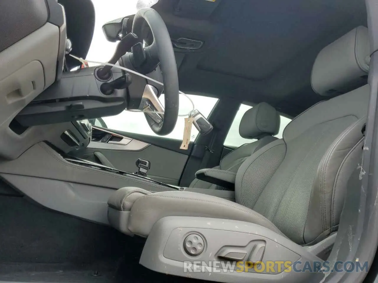 7 fotografías del automóvil dañado WAUEACF51RA020141 AUDI A5 2024