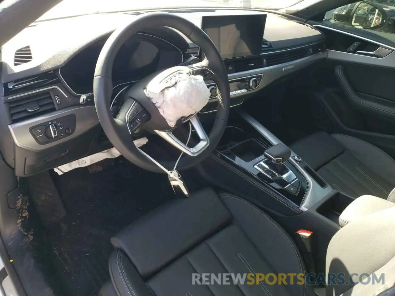 8 fotografías del automóvil dañado WAUFACF50RA098253 AUDI A5 2024