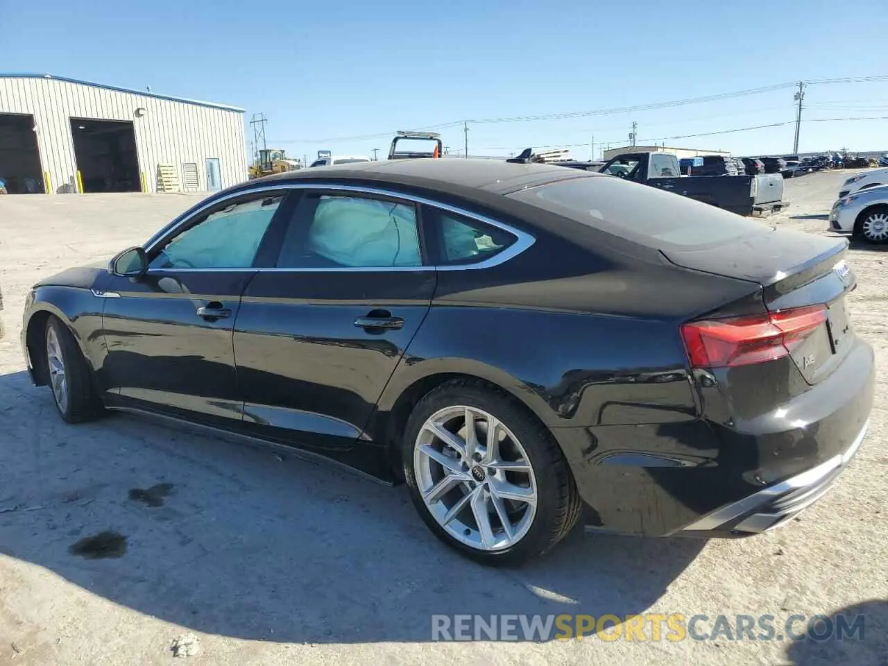 2 fotografías del automóvil dañado WAUFACF51RA019446 AUDI A5 2024