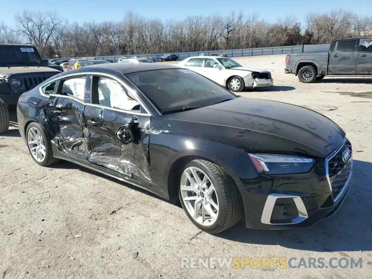 4 fotografías del automóvil dañado WAUFACF51RA019446 AUDI A5 2024