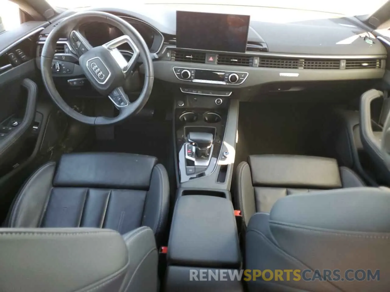 8 fotografías del automóvil dañado WAUFACF51RA019446 AUDI A5 2024