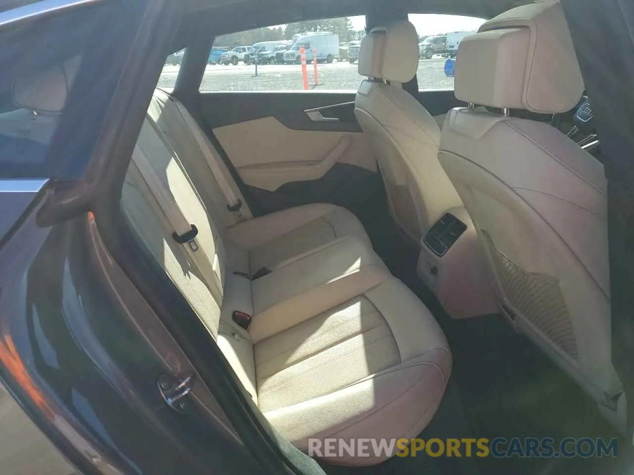 11 fotografías del automóvil dañado WAUFACF51RA065603 AUDI A5 2024