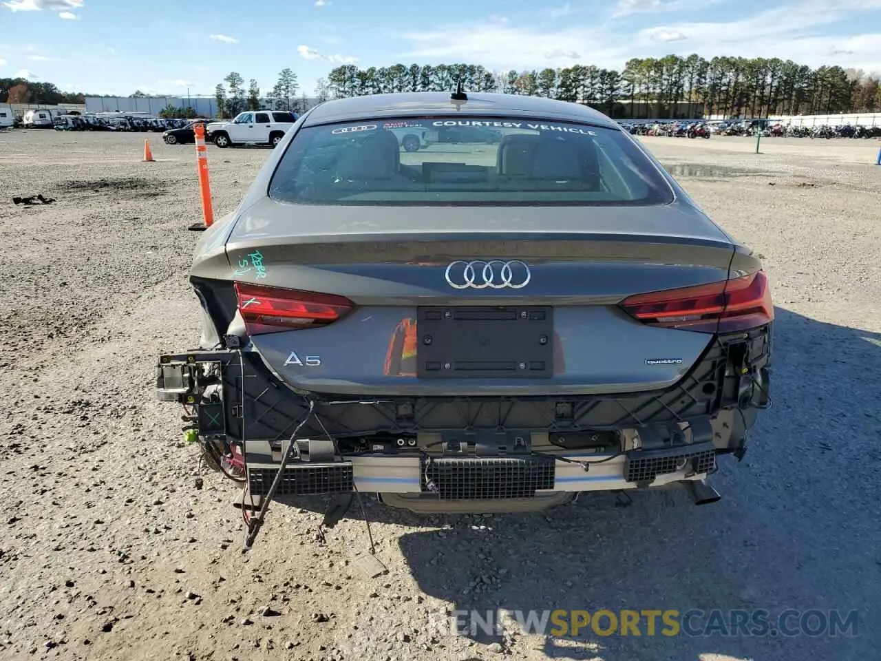 6 fotografías del automóvil dañado WAUFACF51RA065603 AUDI A5 2024